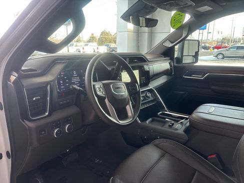 Used 2025 GMC Sierra 2500 Denali w/ Technology Package image 10