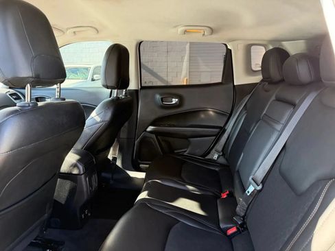 Used 2018 Jeep Compass Latitude w/ Popular Equipment Group FWD image 14