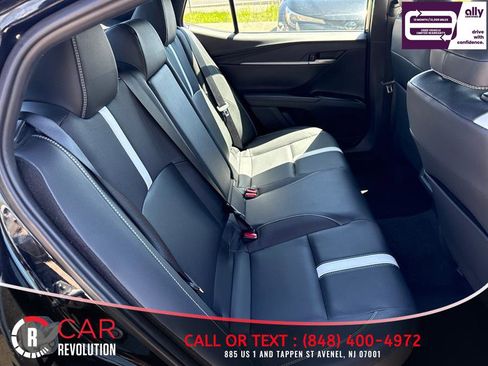 Used 2025 Toyota Camry SE FWD image 6