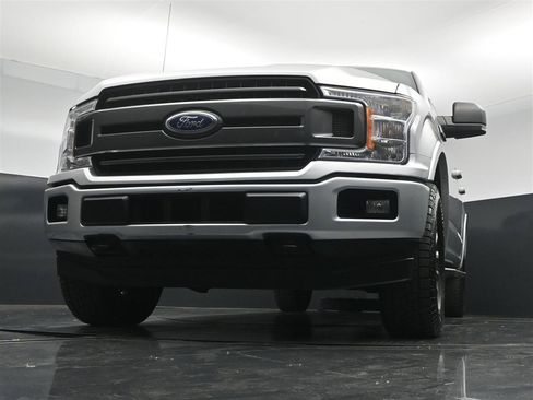 Used 2019 Ford F150 XLT w/ Equipment Group 302A Luxury AWD/4WD image 28