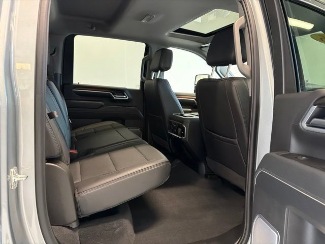 Used 2025 GMC Sierra 3500 Denali w/ Denali Reserve Package AWD/4WD image 42
