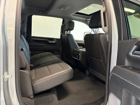 Used 2025 GMC Sierra 3500 Denali w/ Denali Reserve Package AWD/4WD image 42