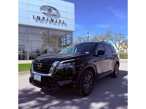 Used 2025 Nissan Pathfinder SV FWD image 1