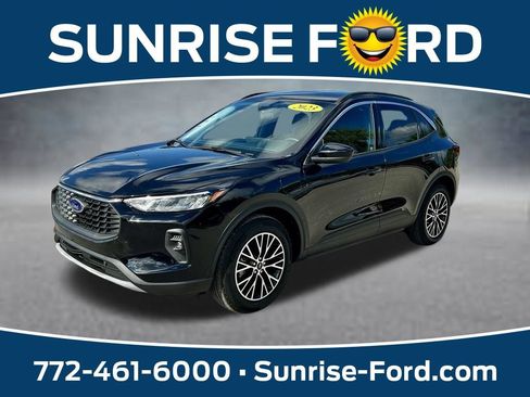 Used 2023 Ford Escape SE FWD image 1
