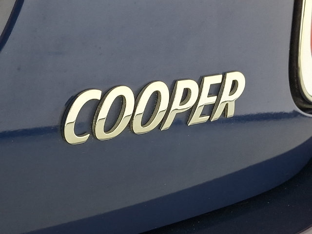 Used 2016 MINI Cooper 4-Door Hardtop FWD image 37