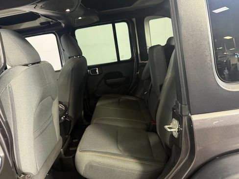 Used 2024 Jeep Wrangler Unlimited AWD/4WD image 23