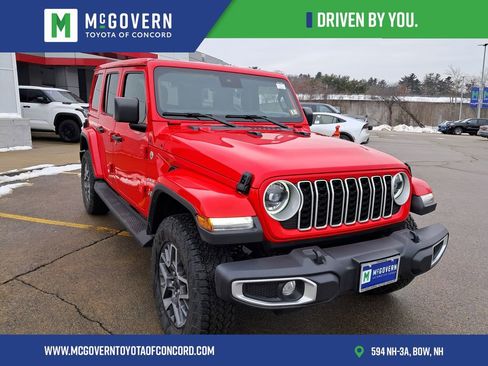 Used 2024 Jeep Wrangler Sahara image 7