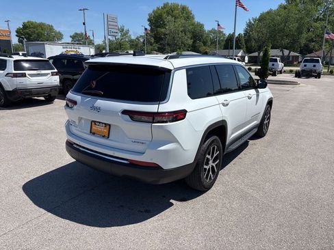 Used 2023 Jeep Grand Cherokee L Limited AWD/4WD image 5