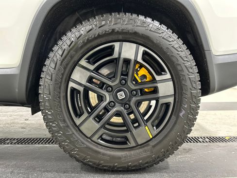 Used 2023 Rivian R1S Adventure AWD/4WD image 10