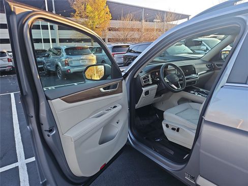 New 2026 Volkswagen Atlas SE image 12