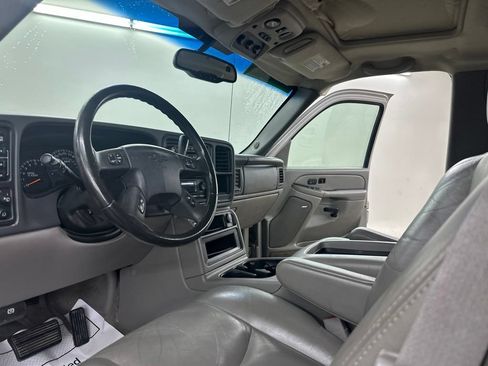 Used 2004 Chevrolet Tahoe Z71 w/ Z71 Preferred Equipment Group AWD/4WD image 32