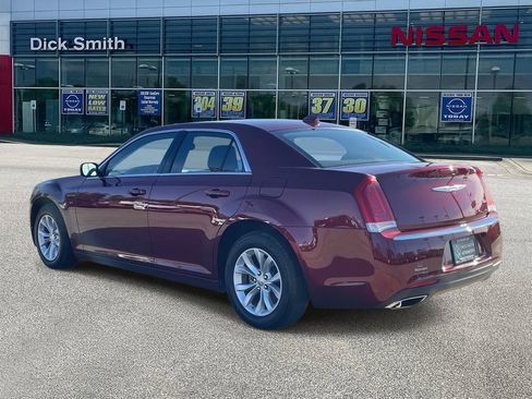 Used 2023 Chrysler 300 Touring image 4