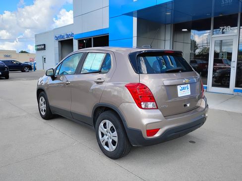 Used 2018 Chevrolet Trax LS FWD image 9