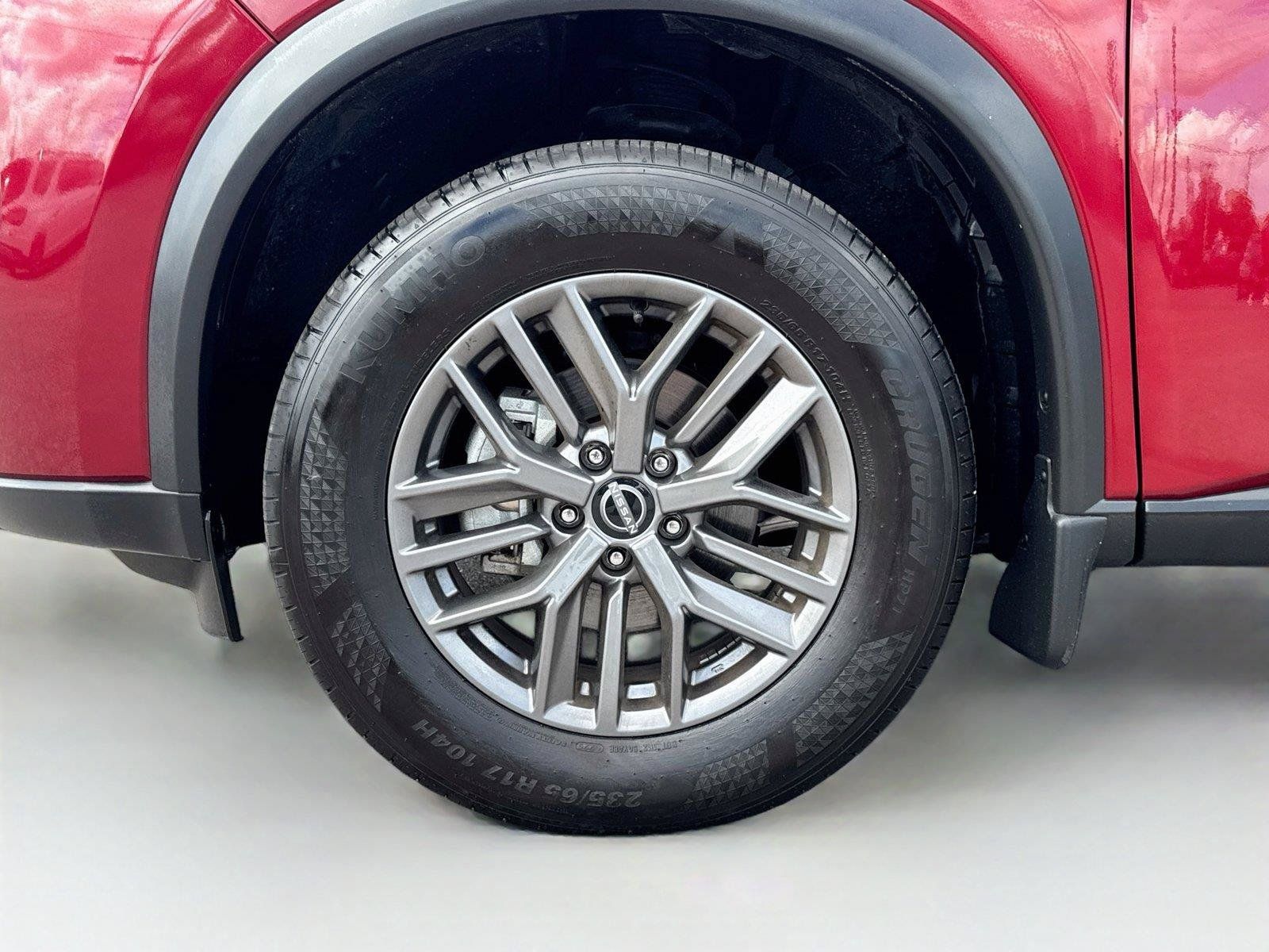 Used 2025 Nissan Rogue S FWD image 32