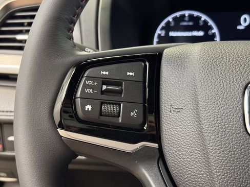 Used 2025 Honda Odyssey Sport-L image 37