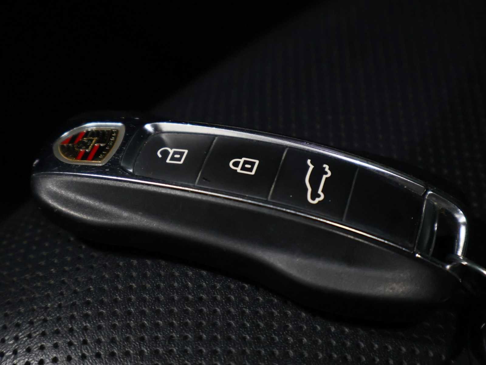 Used 2022 Porsche Cayenne AWD/4WD image 43