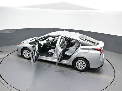 Certified 2022 Toyota Prius LE image 42
