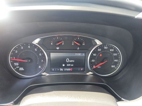 Used 2025 Chevrolet Blazer LT FWD image 19