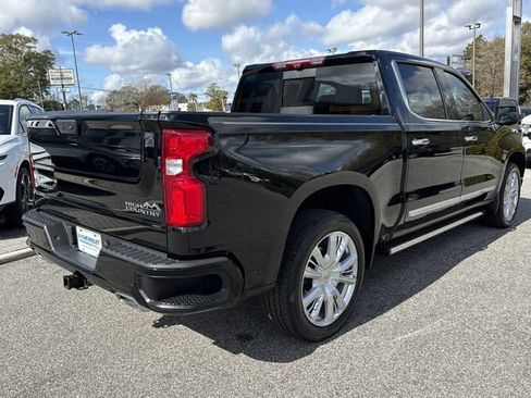Used 2024 Chevrolet Silverado 1500 High Country w/ High Country Premium Package image 3