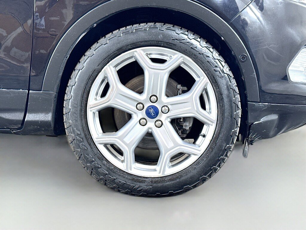 Used 2019 Ford Escape Titanium AWD/4WD image 46
