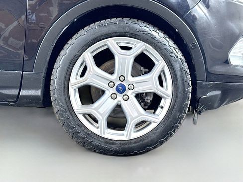 Used 2019 Ford Escape Titanium AWD/4WD image 46