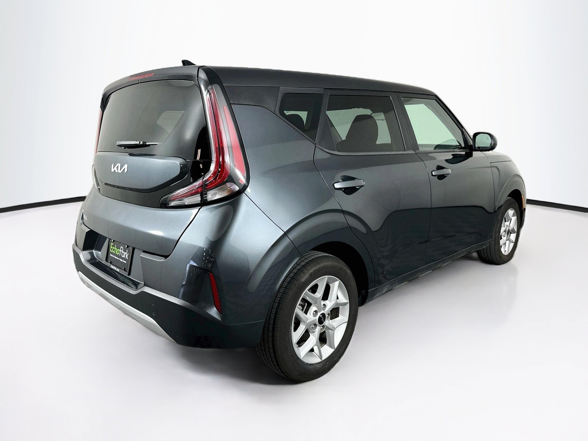 Used 2025 Kia Soul LX w/ LX Technology Package FWD image 9