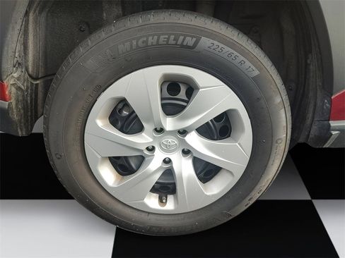 Used 2023 Toyota RAV4 LE image 14