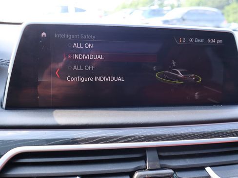 Used 2018 BMW 750i RWD image 30