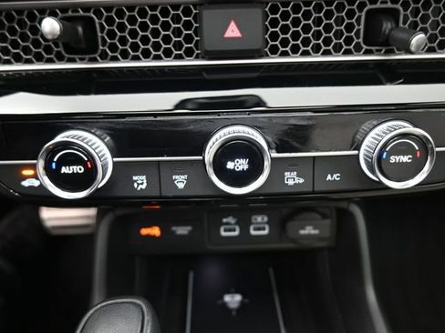 Used 2024 Honda Civic Sport Touring image 3