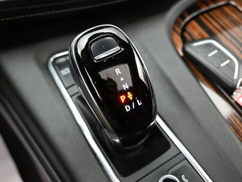 Used 2023 Cadillac Escalade ESV Premium Luxury image 30