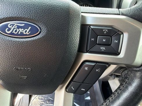 Used 2020 Ford F150 Lariat w/ Equipment Group 502A Luxury AWD/4WD image 20