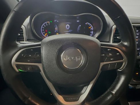 Used 2018 Jeep Grand Cherokee Limited image 18