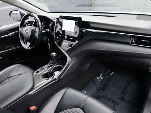 Used 2023 Toyota Camry SE image 15