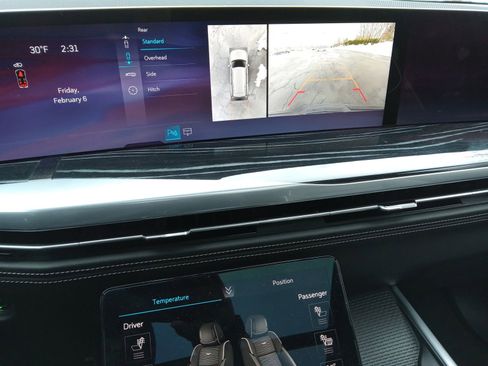 Used 2025 Cadillac Escalade Sport w/ Touring Package image 18