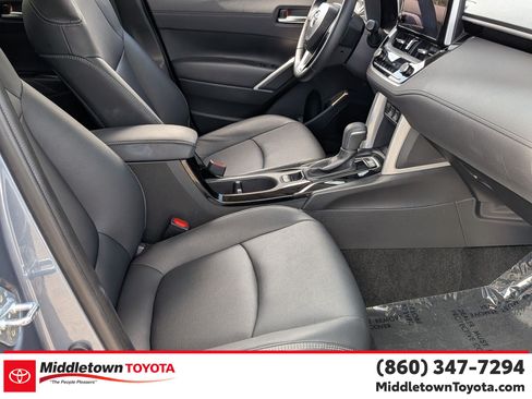 Certified 2025 Toyota Corolla Cross XLE AWD/4WD image 35