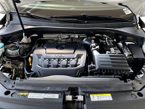 Used 2022 Volkswagen Tiguan SE AWD/4WD image 32