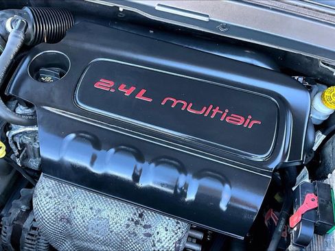 Used 2016 Jeep Renegade Latitude image 34