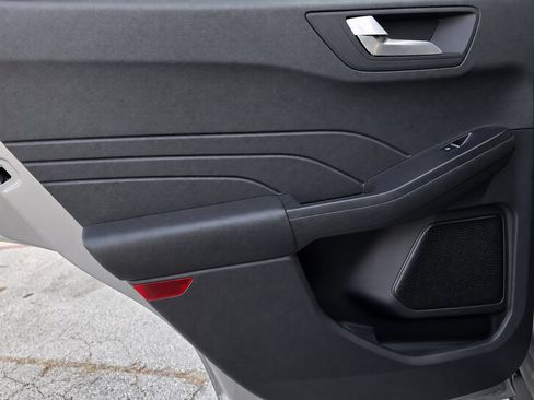Used 2023 Ford Escape ST-Line FWD image 30