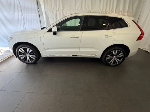 Used 2022 Volvo XC60 T8 Inscription AWD/4WD image 2