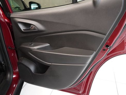 Used 2024 Chevrolet Trax ACTIV w/ Sunroof Package FWD image 28
