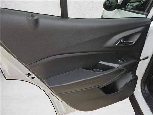 Used 2025 Chevrolet Trax RS w/ Driver Confidence Package FWD image 12