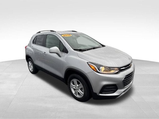 Used 2019 Chevrolet Trax LT w/ LT Convenience Package AWD/4WD image 3