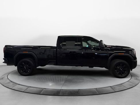 Used 2024 GMC Sierra 2500 AT4 w/ AT4 Premium Plus Package AWD/4WD image 2