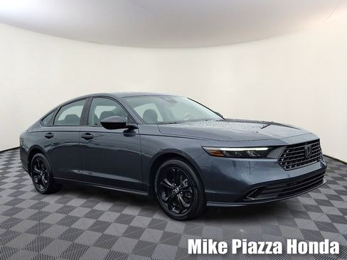 Used 2025 Honda Accord SE image 1