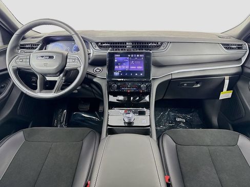 New 2025 Jeep Grand Cherokee L Laredo image 26