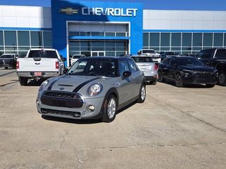 Used 2018 MINI Cooper S video 2