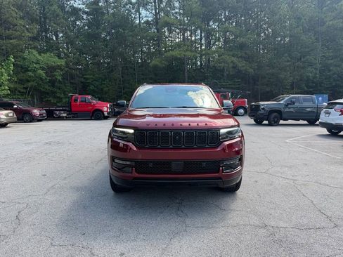 Used 2023 Jeep Wagoneer Series II w/ Convenience Group I AWD/4WD image 2