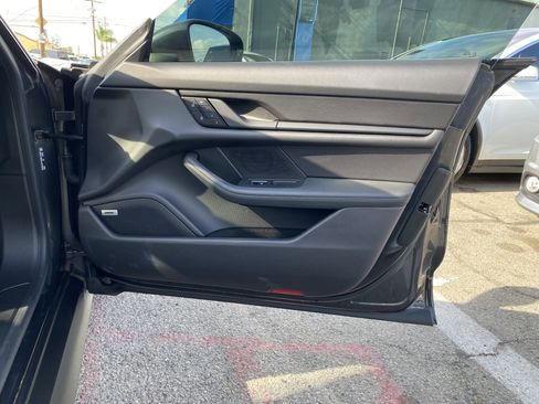 Used 2022 Porsche Taycan image 25