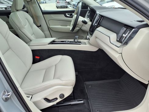 Certified 2024 Volvo XC60 B5 Plus w/ Protection Package Premier AWD/4WD image 11