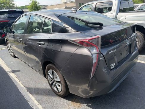 Used 2016 Toyota Prius Four FWD image 7